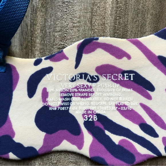 Victoria Very Sexy Push Up - Picture 3 of 3